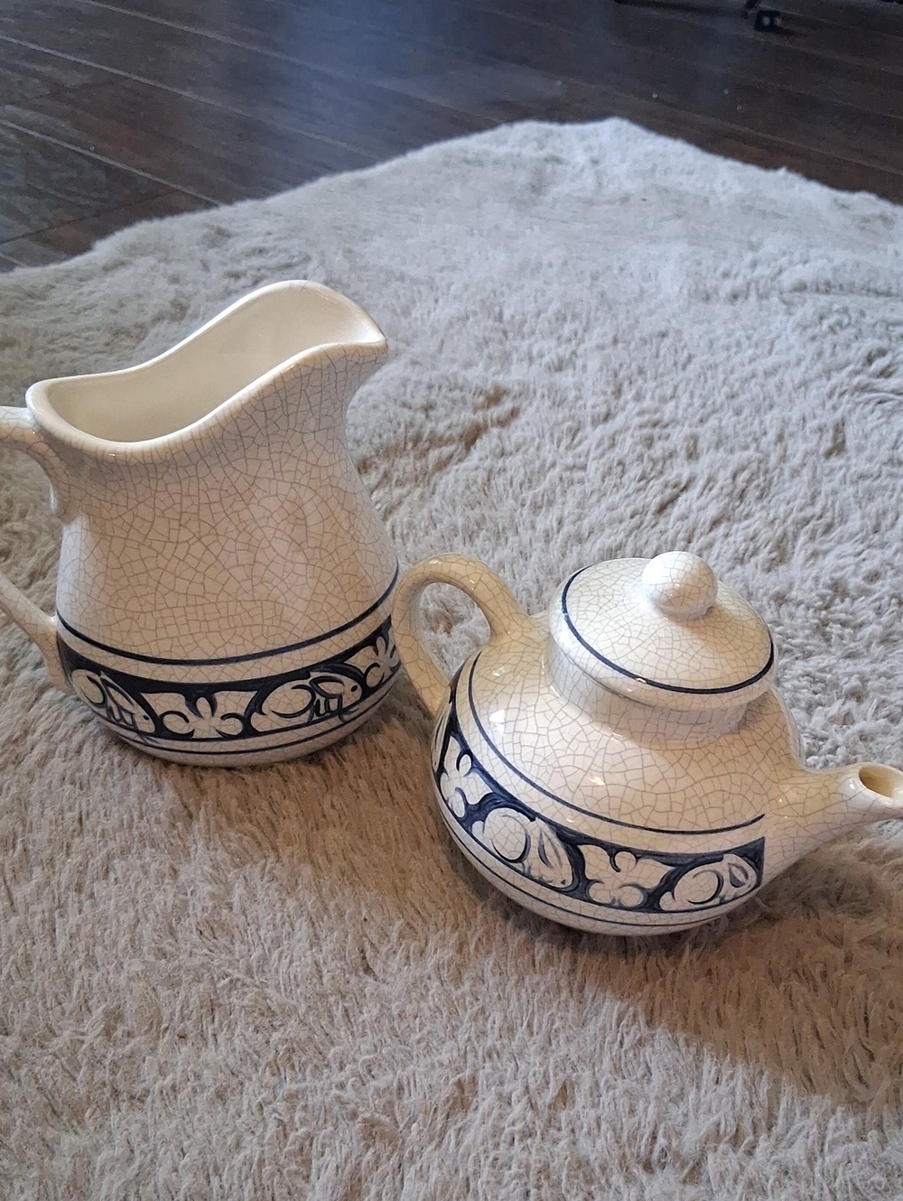 Vtg Potting Shed Dedham Pottery milk Cream/Tea Pot